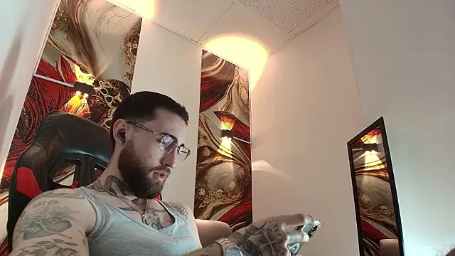 Luke davis01 online show from February 11, 12:49 pm