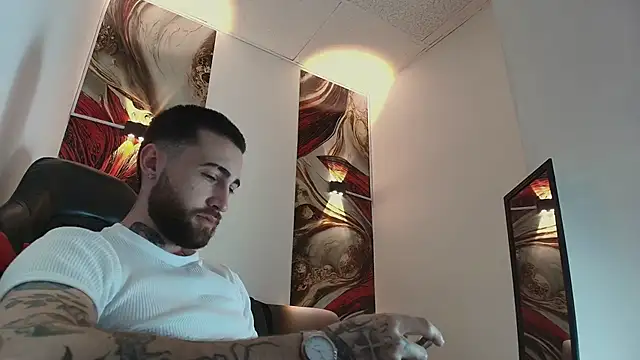 Luke davis01 online show from December 16, 1:04 pm