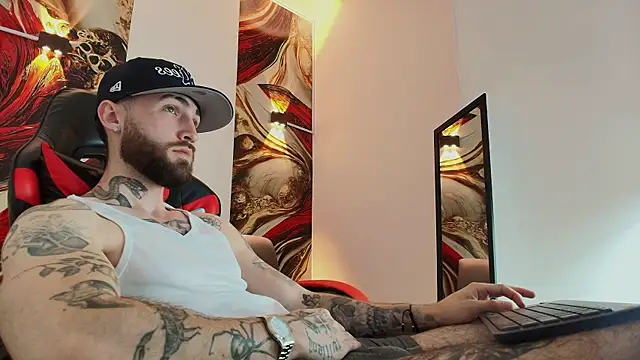 Luke davis01 online show from November 4, 1:37 pm