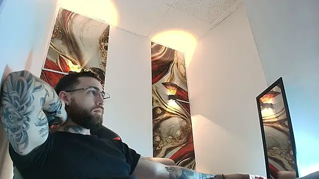 Luke davis01 online show from May 28, 1:06 pm