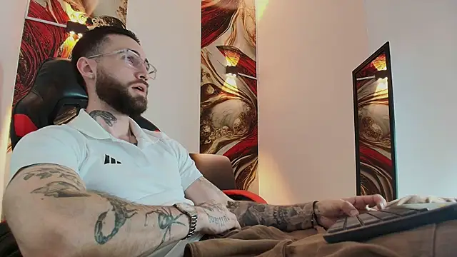 Luke davis01 online show from November 5, 1:14 pm