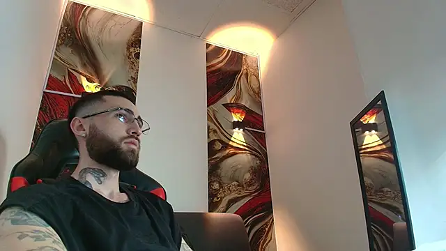 Luke davis01 online show from October 2, 12:52 pm