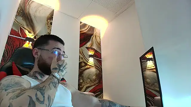 Luke davis01 online show from December 20, 1:14 pm