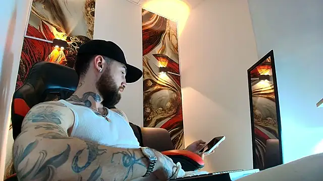 Luke davis01 online show from May 9, 1:03 pm