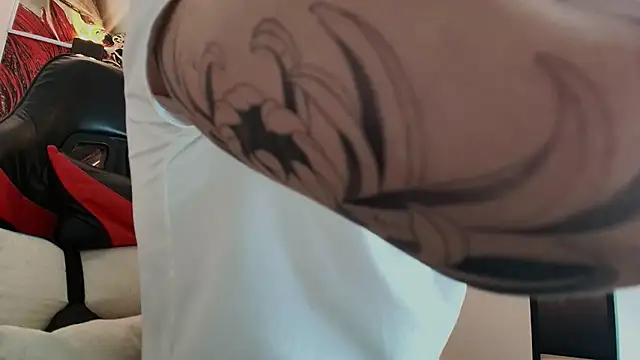 Luke davis01 online show from November 29, 1:00 pm