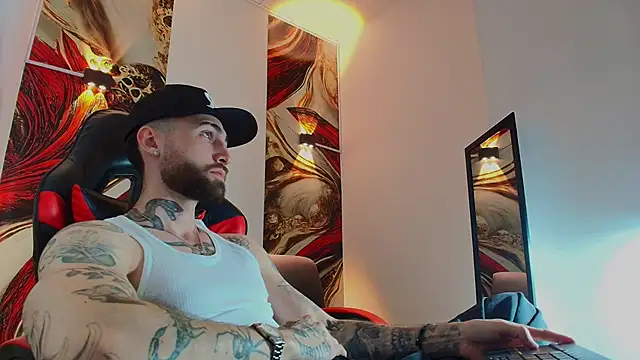 Luke davis01 online show from December 3, 1:21 pm