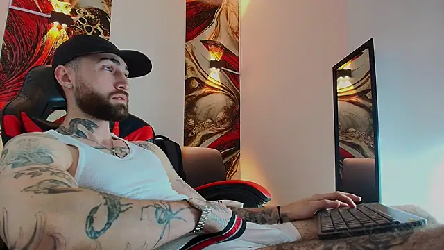 Luke davis01 online show from December 5, 1:21 pm