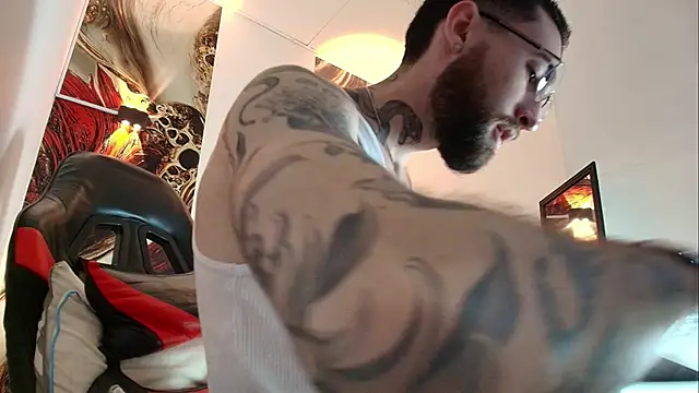 Luke davis01 online show from February 24, 1:12 pm