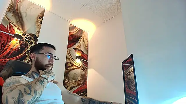 Luke davis01 online show from June 9, 1:01 pm