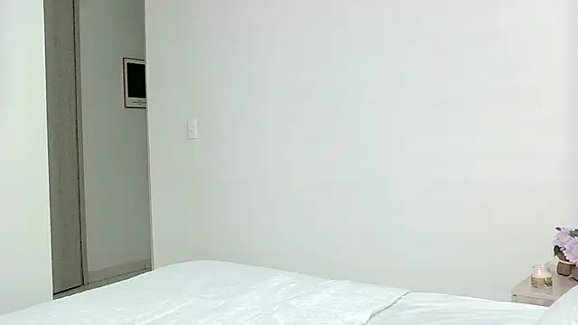 Piia Angeel1 online show from April 6, 11:44 am