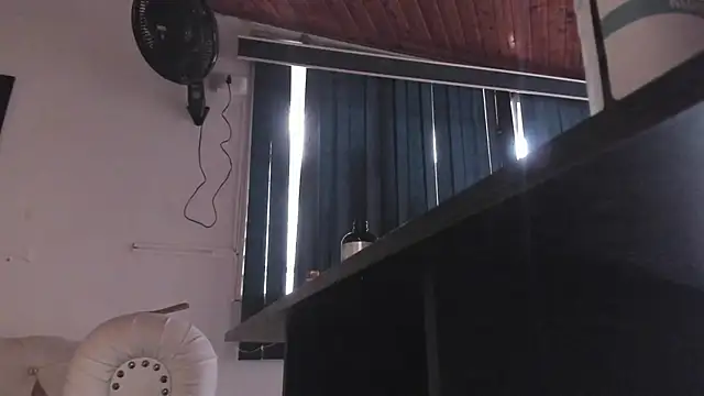 Snapshot of Piia_Angeel1 chatting on February 25, 7:38 pm Piia Angeel1 online show from February 25, 7:38 pm