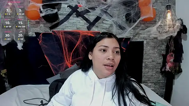 Sophia Brunett online show from October 29, 12:04 pm