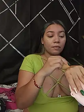 Sophia Brunett online show from May 8, 8:51 am