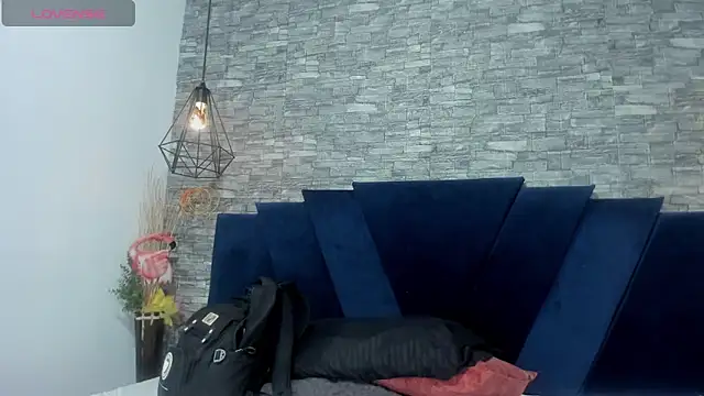 Sophia Brunett online show from November 15, 12:31 pm