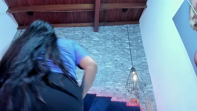 Sophia Brunett online show from April 10, 11:50 am