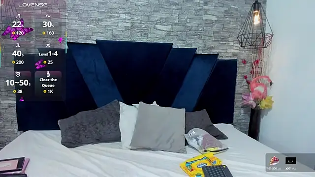 Snapshot of Sophia_Brunett chatting on October 9, 12:28 pm Sophia Brunett online show from October 9, 12:28 pm