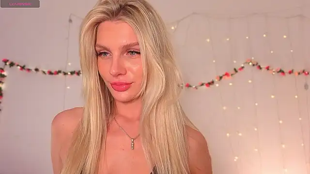 Nicole Hampton online show from March 7, 6:35 pm