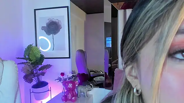 Cloee Rainbow1 online show from February 17, 12:13 pm