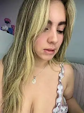 Cloee Rainbow1 online show from June 20, 2:49 am