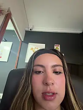 Cloee Rainbow1 online show from March 25, 12:04 pm