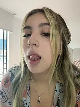 Cloee Rainbow1 online show from July 9, 1:21 pm