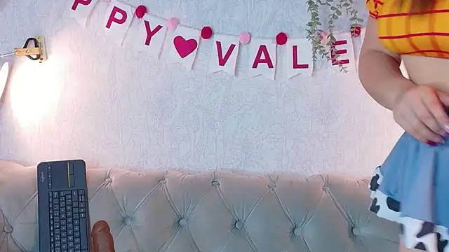 Cloee Rainbow1 online show from February 11, 12:05 pm