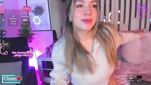 Snapshot of Cloee_Rainbow1 chatting on November 21, 11:53 am Cloee Rainbow1 online show from November 21, 11:53 am