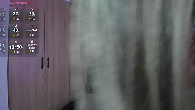 Snapshot of Cloee_Rainbow1 chatting on December 4, 11:53 am Cloee Rainbow1 online show from December 4, 11:53 am