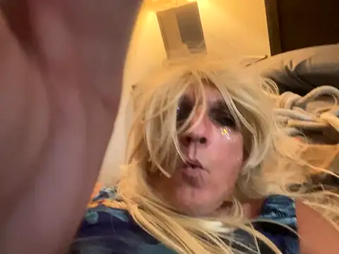 Snapshot of Sexyinheels1 chatting on October 26, 6:08 pm Sexyinheels1 online show from October 26, 6:08 pm