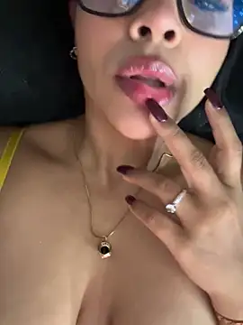 HannahFiore online show from February 21, 10:15 pm