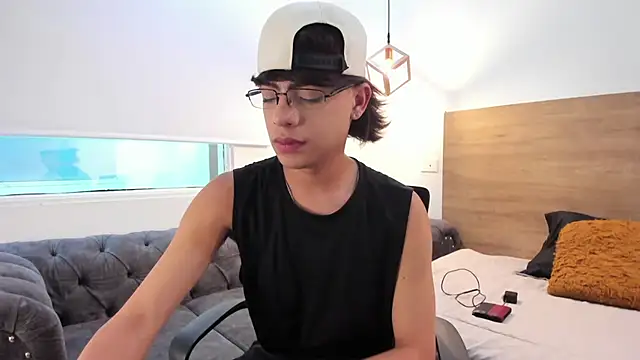 Snapshot of Philip_Millerr_ chatting on March 8, 8:57 pm Philip Millerr online show from March 8, 8:57 pm