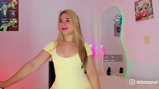 Snapshot of Vickyallien chatting on September 29, 4:01 pm Vickyallien online show from September 29, 4:01 pm