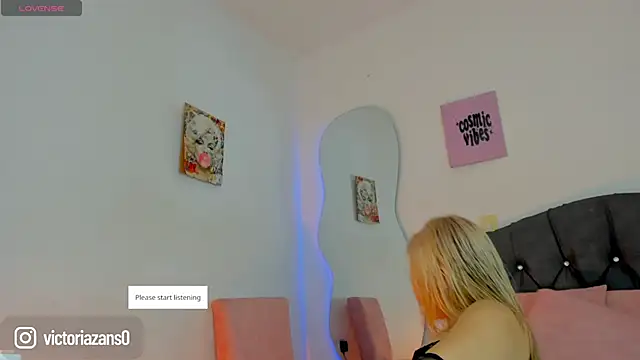 Snapshot of Vickyallien chatting on June 26, 4:35 pm Vickyallien online show from June 26, 4:35 pm