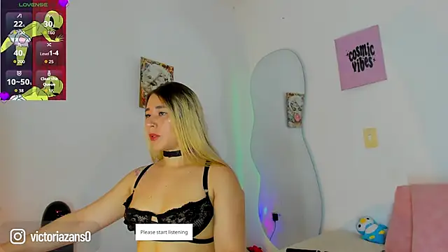 Snapshot of Vickyallien chatting on April 21, 4:13 pm Vickyallien online show from April 21, 4:13 pm
