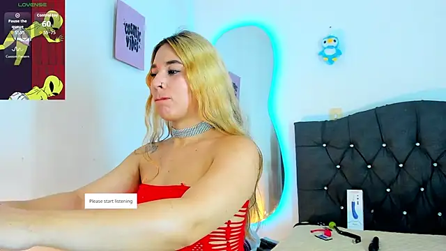 Snapshot of Vickyallien chatting on November 28, 4:18 pm Vickyallien online show from November 28, 4:18 pm