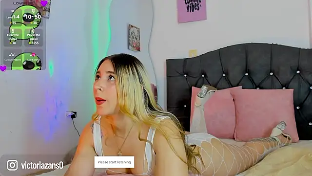 Vickyallien online show from March 21, 3:05 pm