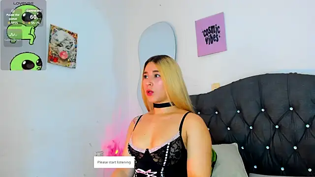 Snapshot of Vickyallien chatting on December 15, 3:51 pm Vickyallien online show from December 15, 3:51 pm