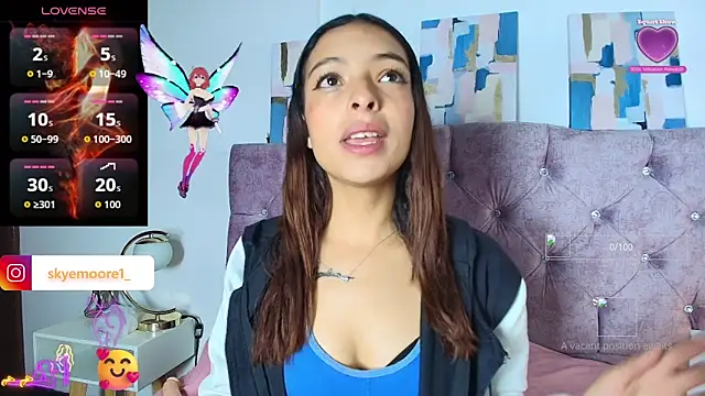 Skye Moore online show from October 3, 12:17 pm