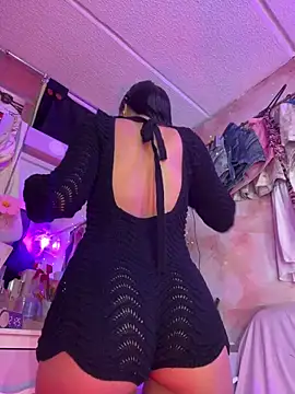 Skye Moore online show from May 8, 2:26 am
