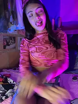 Skye Moore online show from April 21, 3:02 am