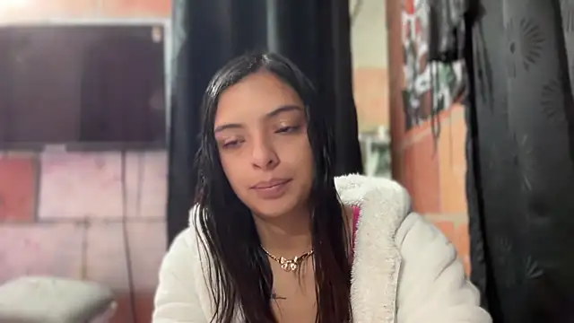 Skye Moore online show from June 21, 9:26 am