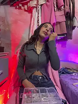 Skye Moore online show from May 16, 2:54 am