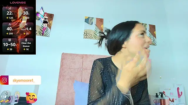 Snapshot of Skye_Moore chatting on November 11, 6:47 pm Skye Moore online show from November 11, 6:47 pm