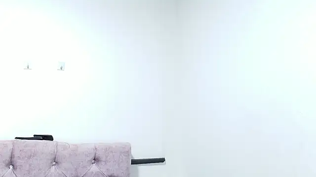 Skye Moore online show from October 20, 12:06 pm