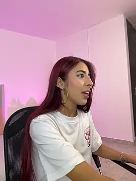 Mirandaa Rogers online show from March 23, 7:03 pm