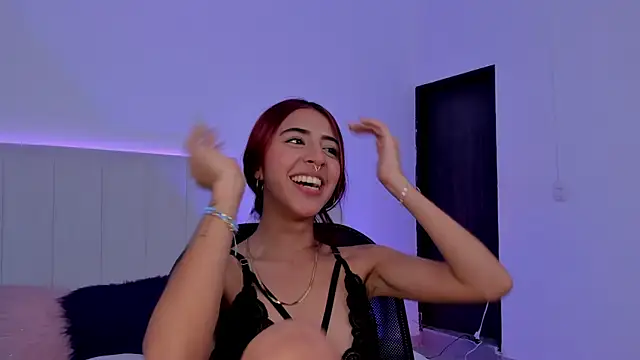 Mirandaa Rogers online show from March 30, 7:04 pm