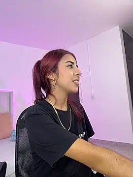 Mirandaa Rogers online show from April 13, 7:07 pm