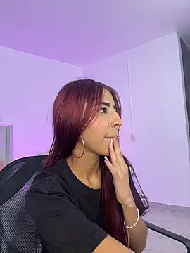 Mirandaa Rogers online show from March 24, 7:03 pm