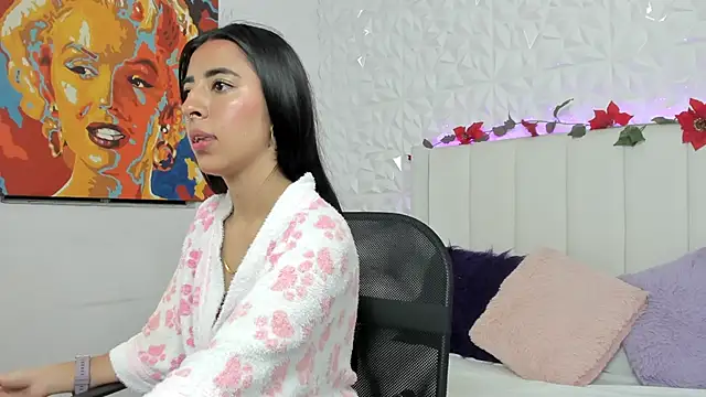 Snapshot of Mirandaa_Rogers chatting on February 23, 3:18 pm Mirandaa Rogers online show from February 23, 3:18 pm