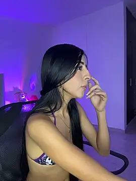 Snapshot of Mirandaa_Rogers chatting on July 14, 7:09 pm Mirandaa Rogers online show from July 14, 7:09 pm